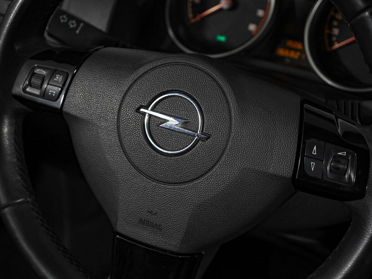 Opel Astra GTC H Рестайлинг, 2008 Фото №10