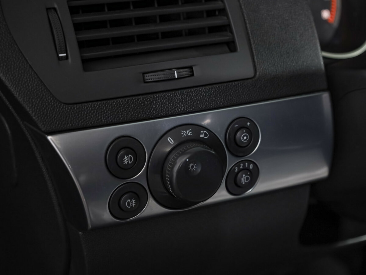 Opel Astra GTC H Рестайлинг, 2008 Фото №15