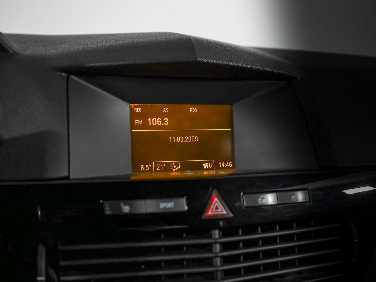 Opel Astra GTC H Рестайлинг, 2008 Фото №16