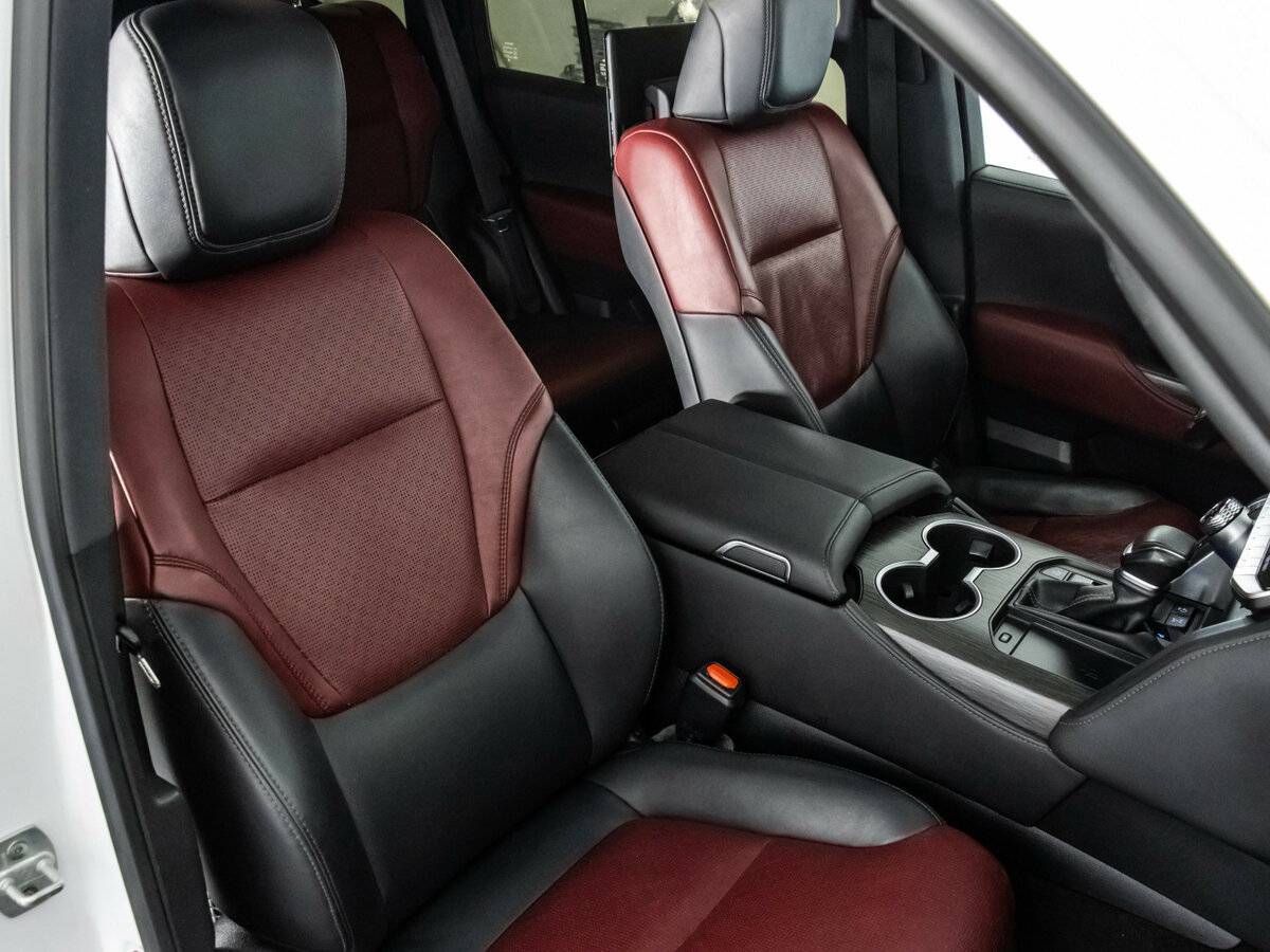 Toyota Land Cruiser 300 Series, 2022 Фото №24