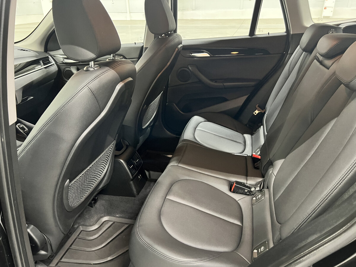 BMW X1 20i xDrive II (F48) Рестайлинг, 2021 Фото №12