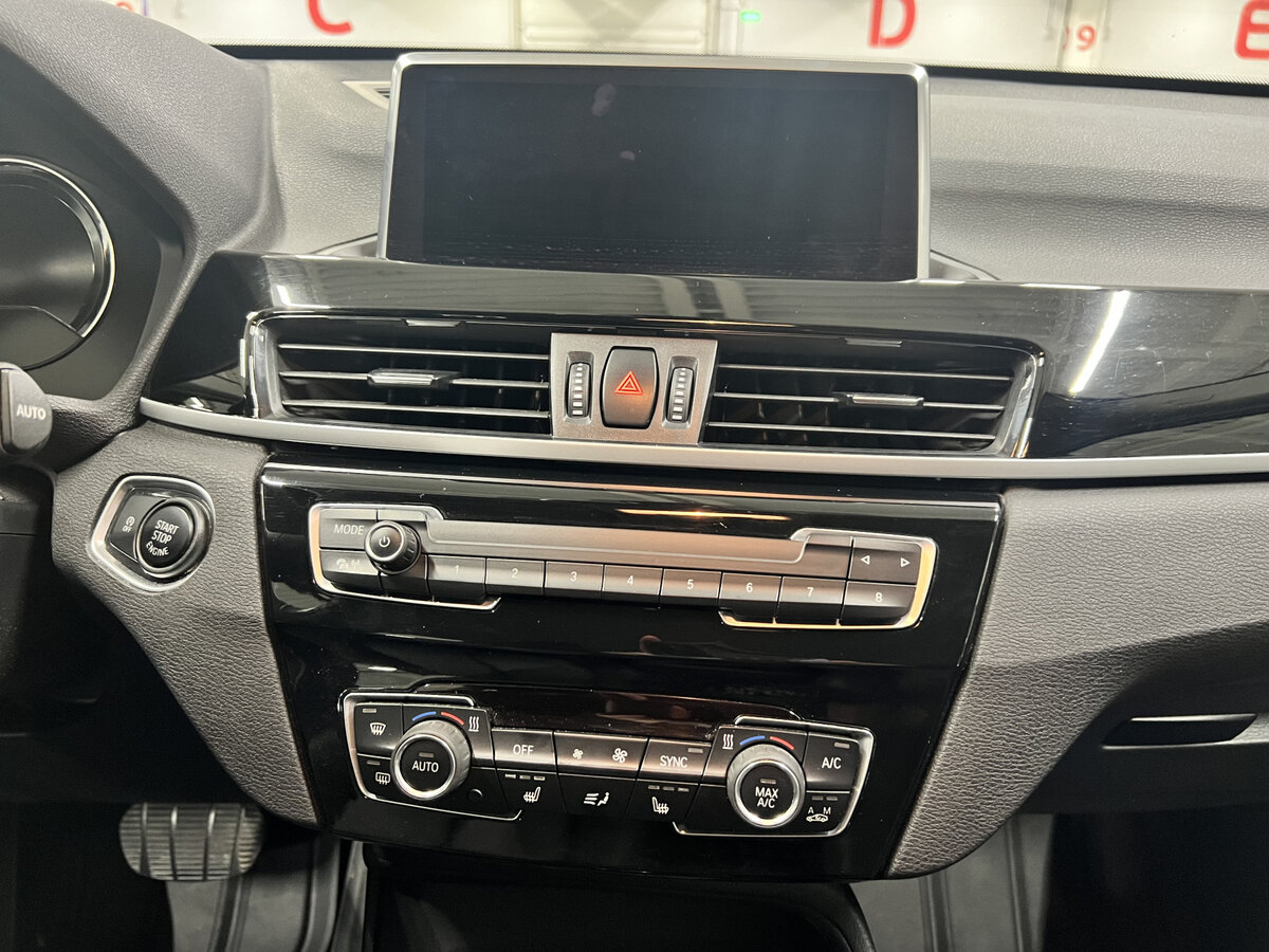 BMW X1 20i xDrive II (F48) Рестайлинг, 2021 Фото №15