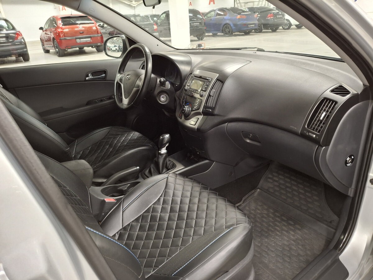 Hyundai i30 I Рестайлинг, 2011 Фото №11