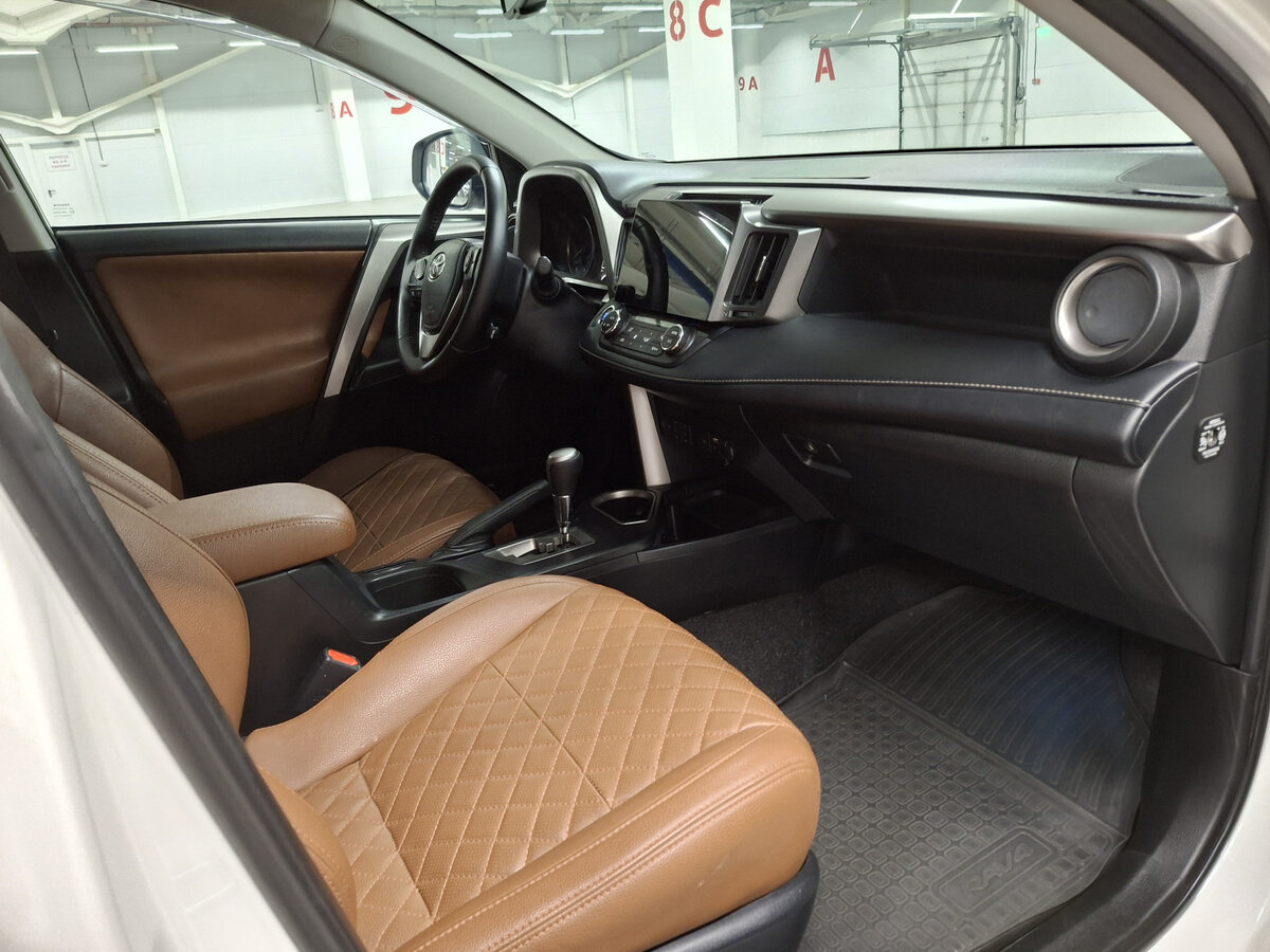 Toyota RAV4 IV (XA40) Рестайлинг, 2017 Фото №11