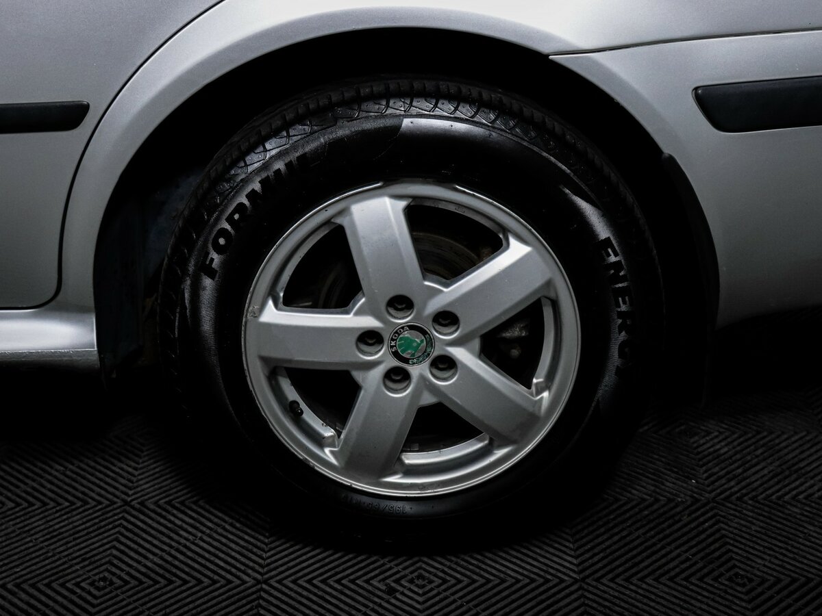 Skoda Octavia I (A4) Рестайлинг, 2002 Фото №14