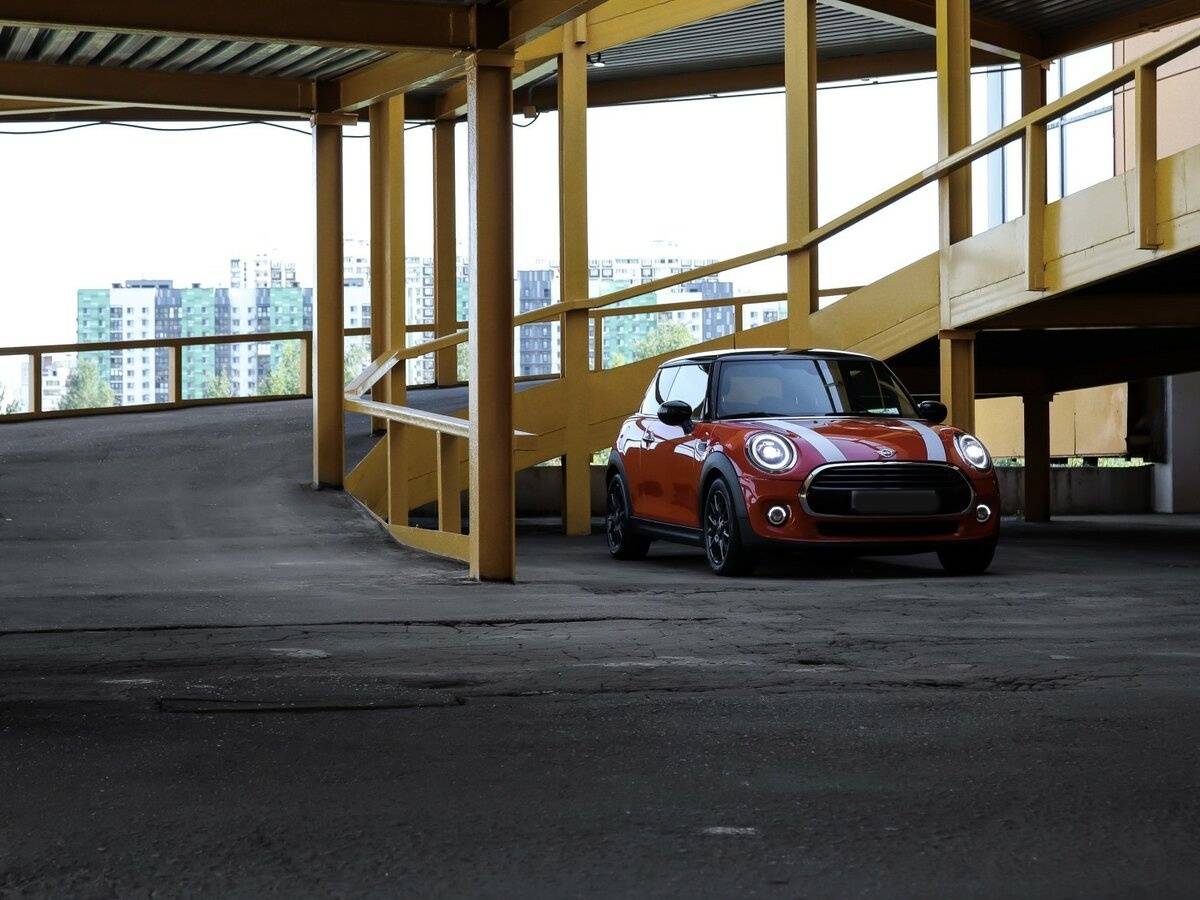 Mini Hatch Cooper III (F55/F56) Рестайлинг, 2021 Фото №18