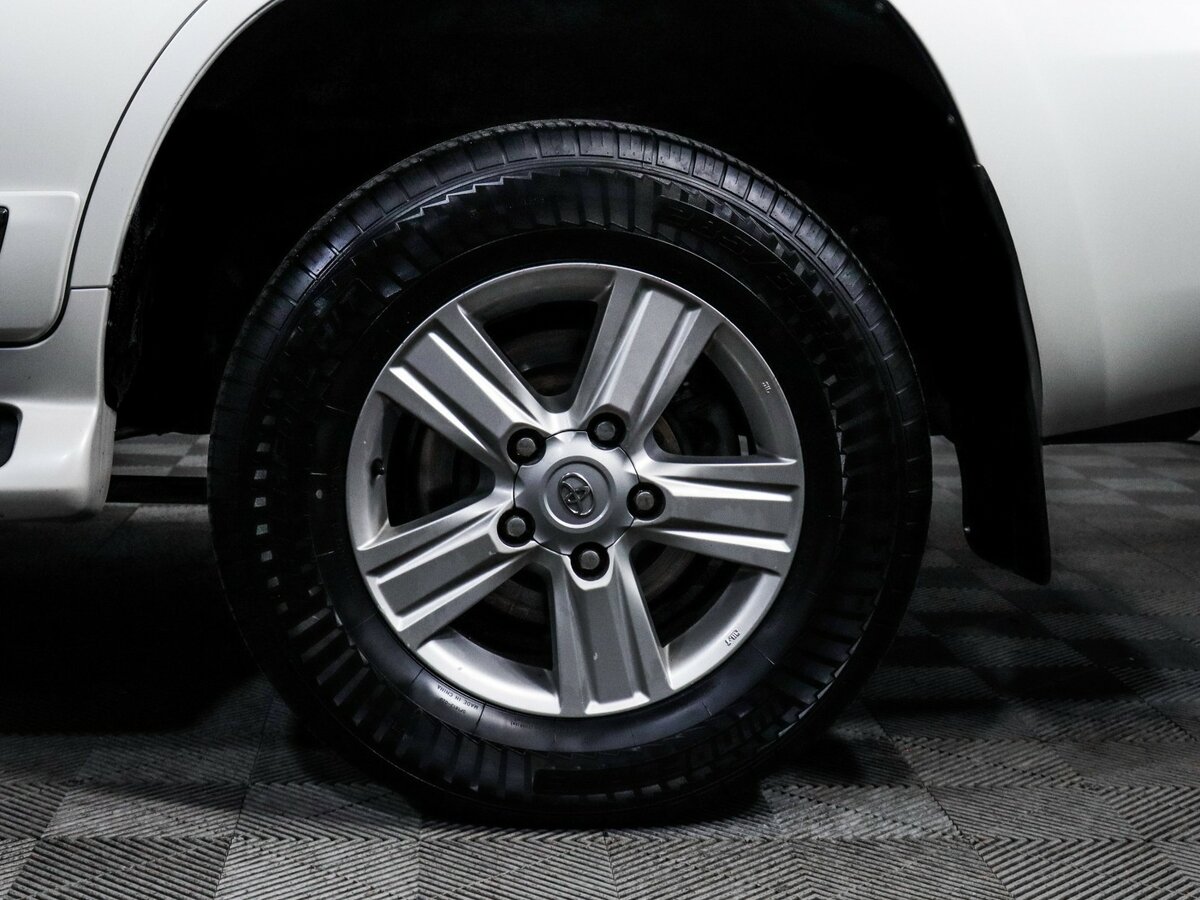 Toyota Land Cruiser 200 Series Рестайлинг 1, 2014 Фото №14