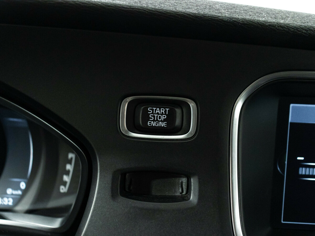 Volvo V40 Cross Country I, 2015 Фото №16