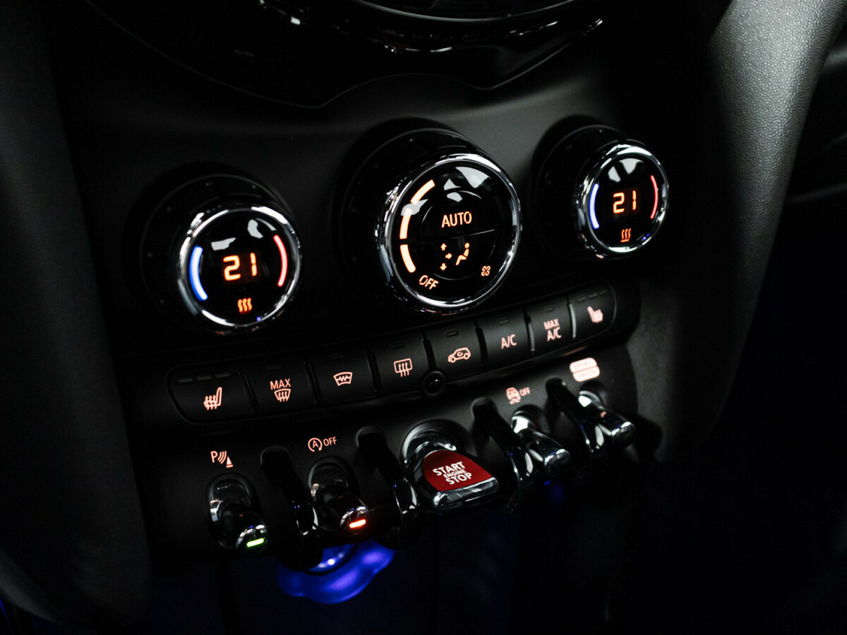 Mini Hatch JCW III (F55/F56) Рестайлинг, 2020 Фото №17