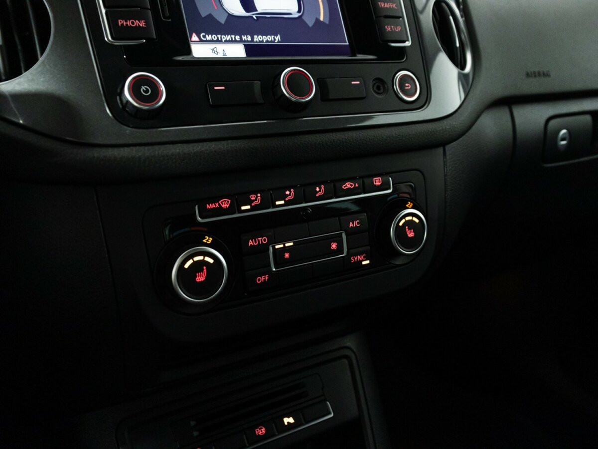 Volkswagen Tiguan I Рестайлинг, 2012 Фото №16
