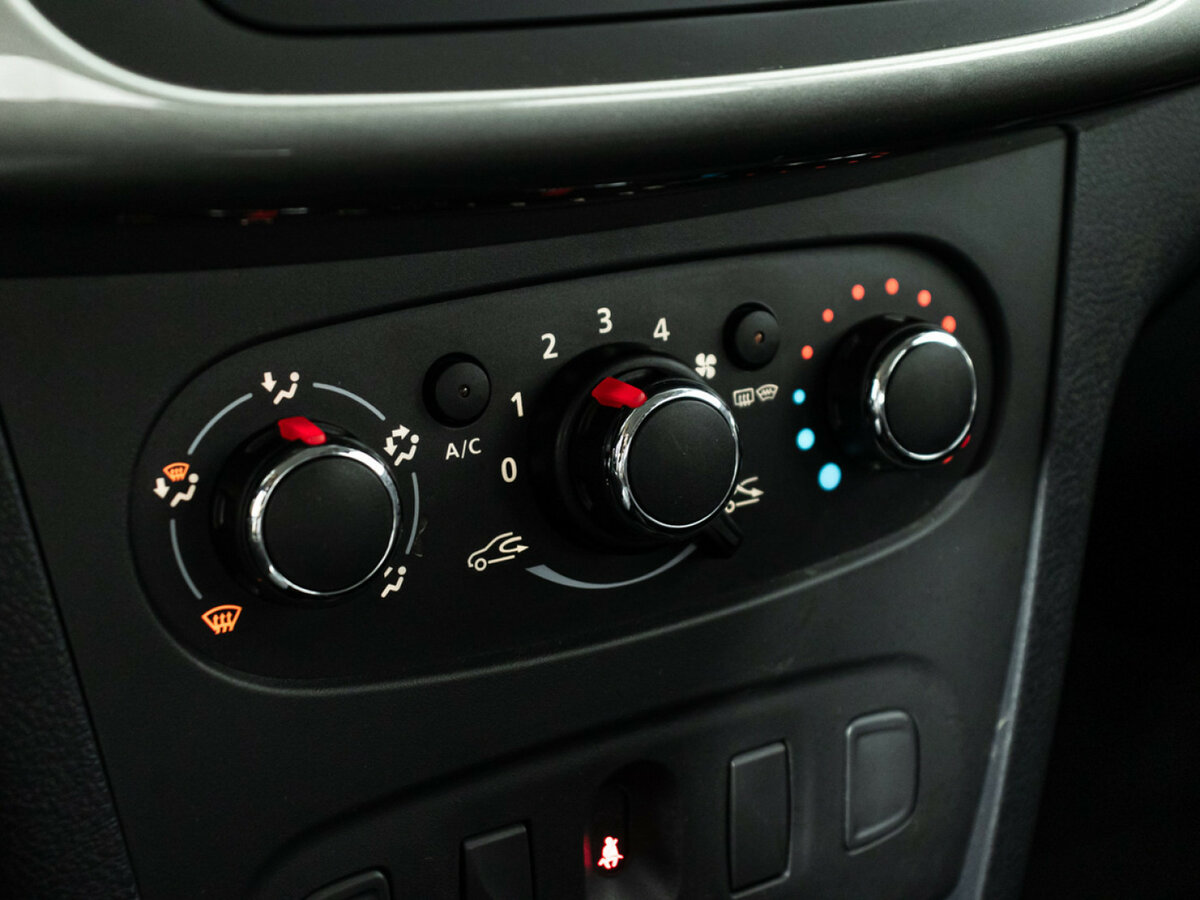 Renault Sandero Stepway II Рестайлинг, 2022 Фото №16