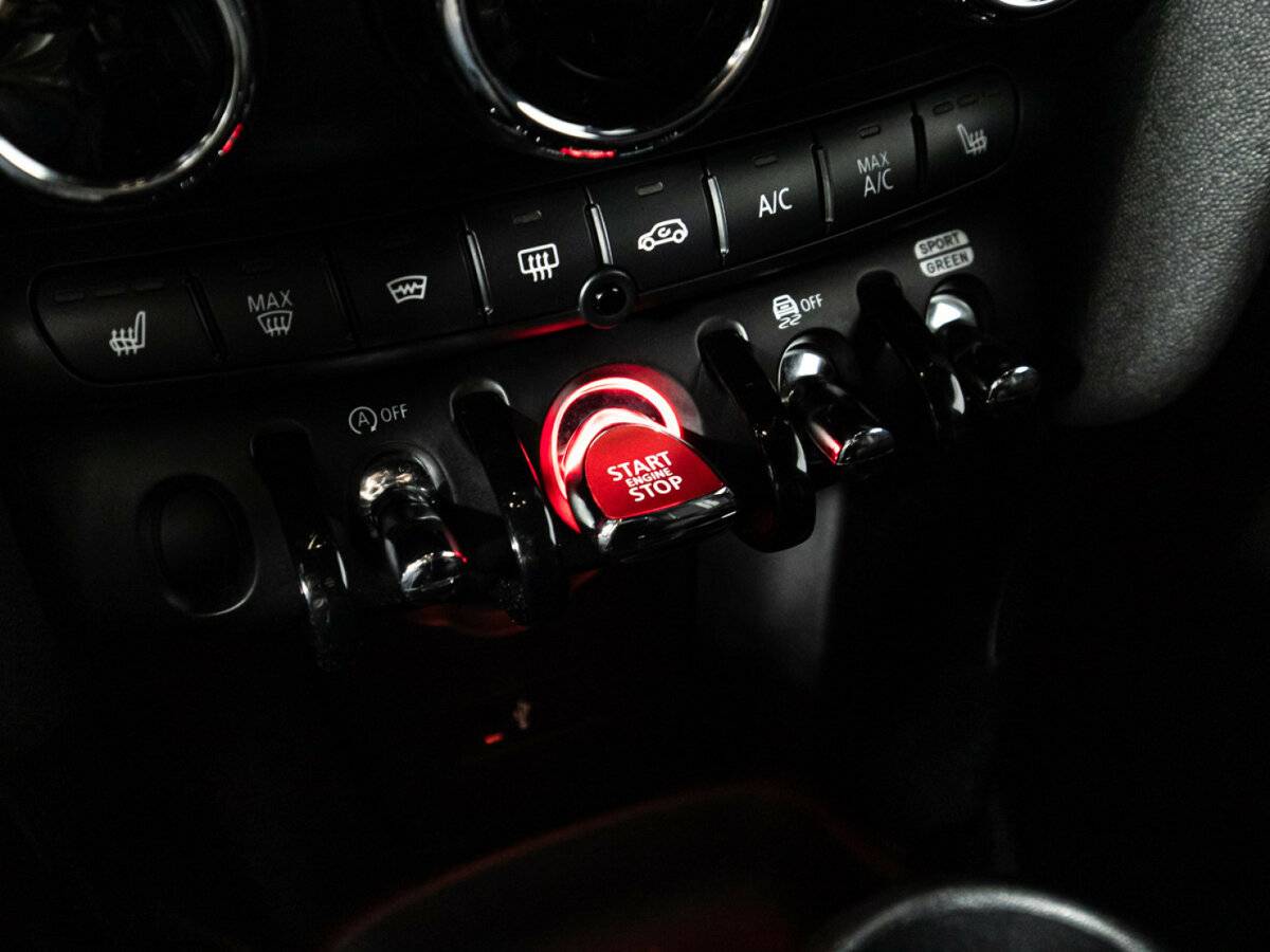 Mini Hatch JCW III (F55/F56) Рестайлинг, 2020 Фото №16