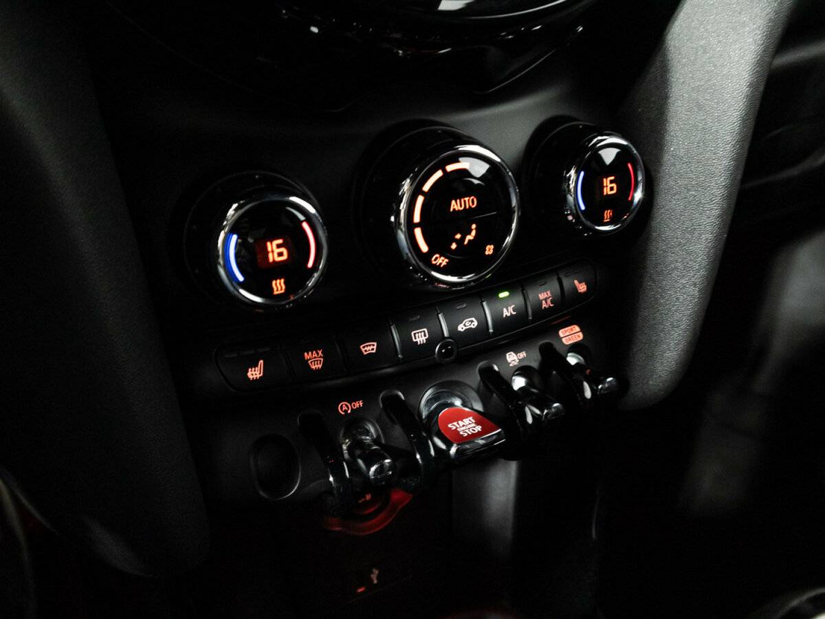 Mini Hatch JCW III (F55/F56) Рестайлинг, 2020 Фото №17