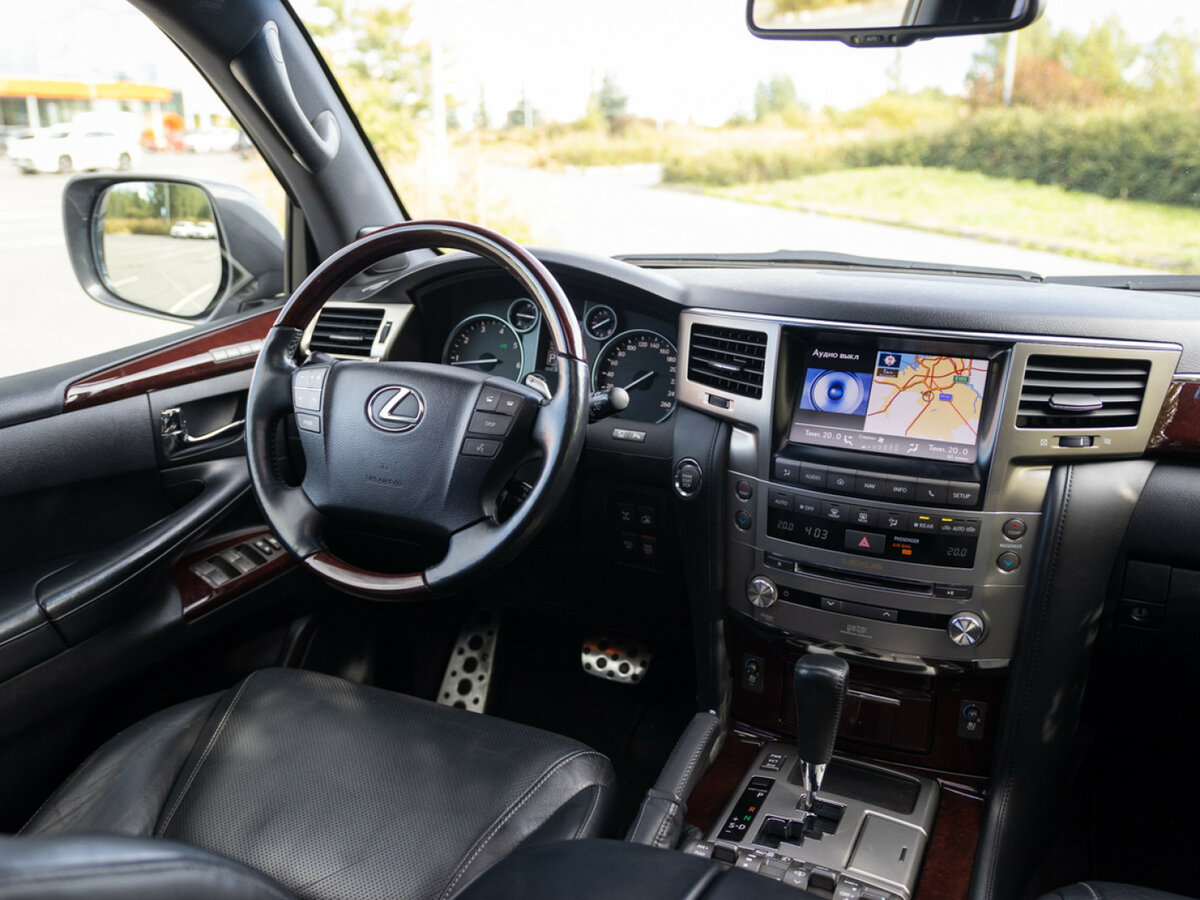 Lexus LX 570 III Рестайлинг, 2014 Фото №11