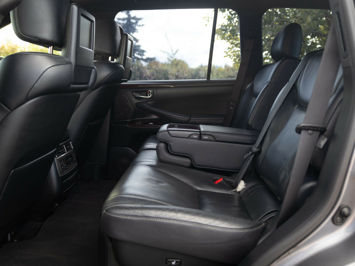 Lexus LX 570 III Рестайлинг, 2014 Фото №15