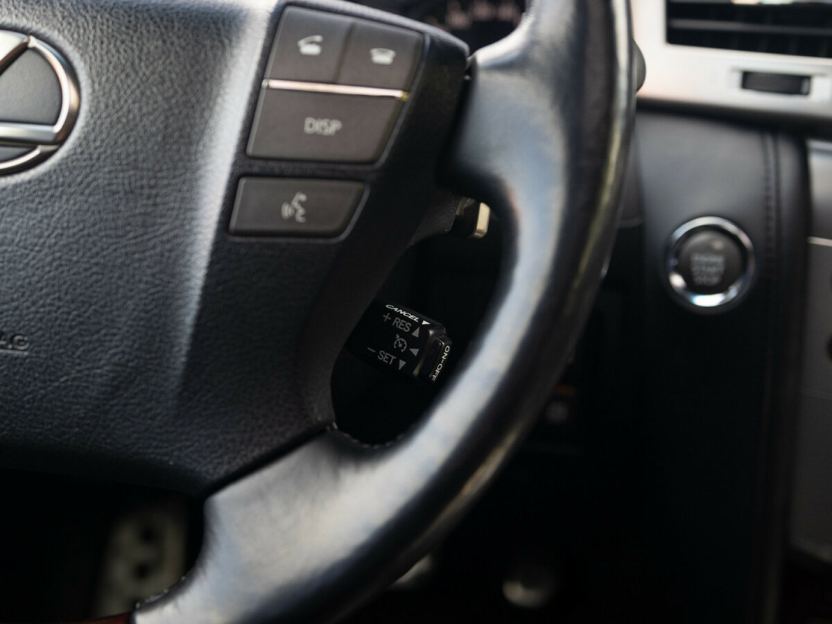 Lexus LX 570 III Рестайлинг, 2014 Фото №26