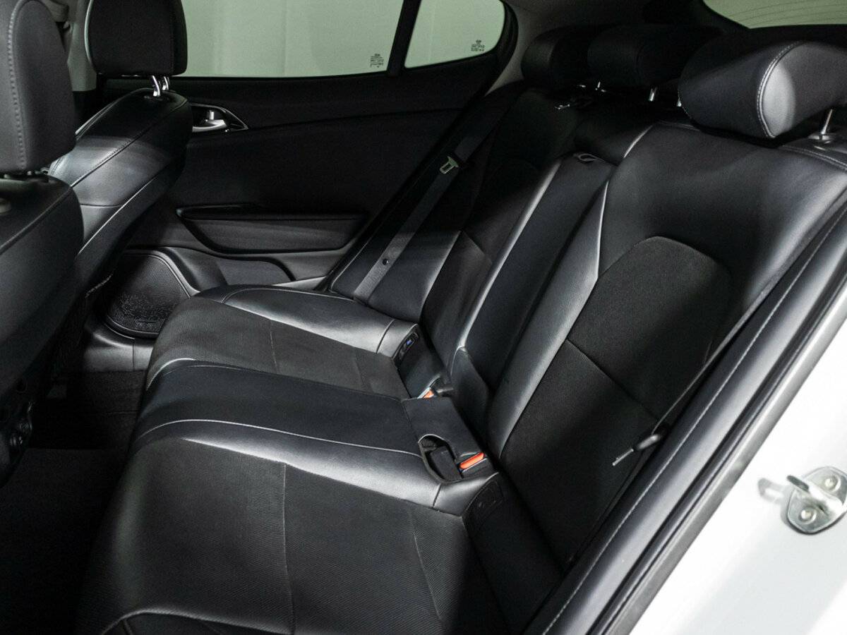 Kia Stinger I, 2018 Фото №10