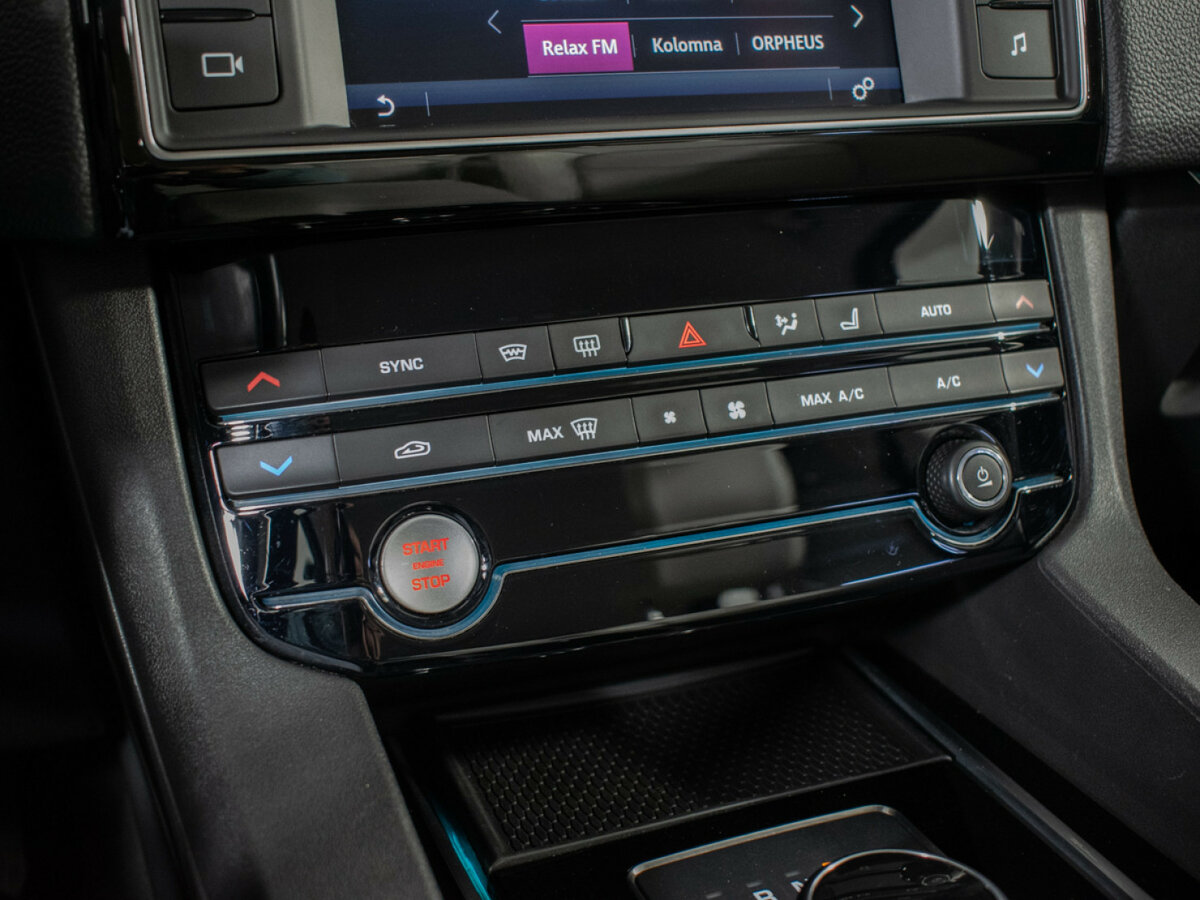 Jaguar F-Pace I, 2017 Фото №17