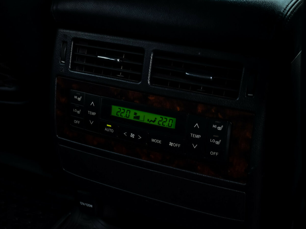 Toyota Land Cruiser 200 Series Рестайлинг 1, 2012 Фото №14