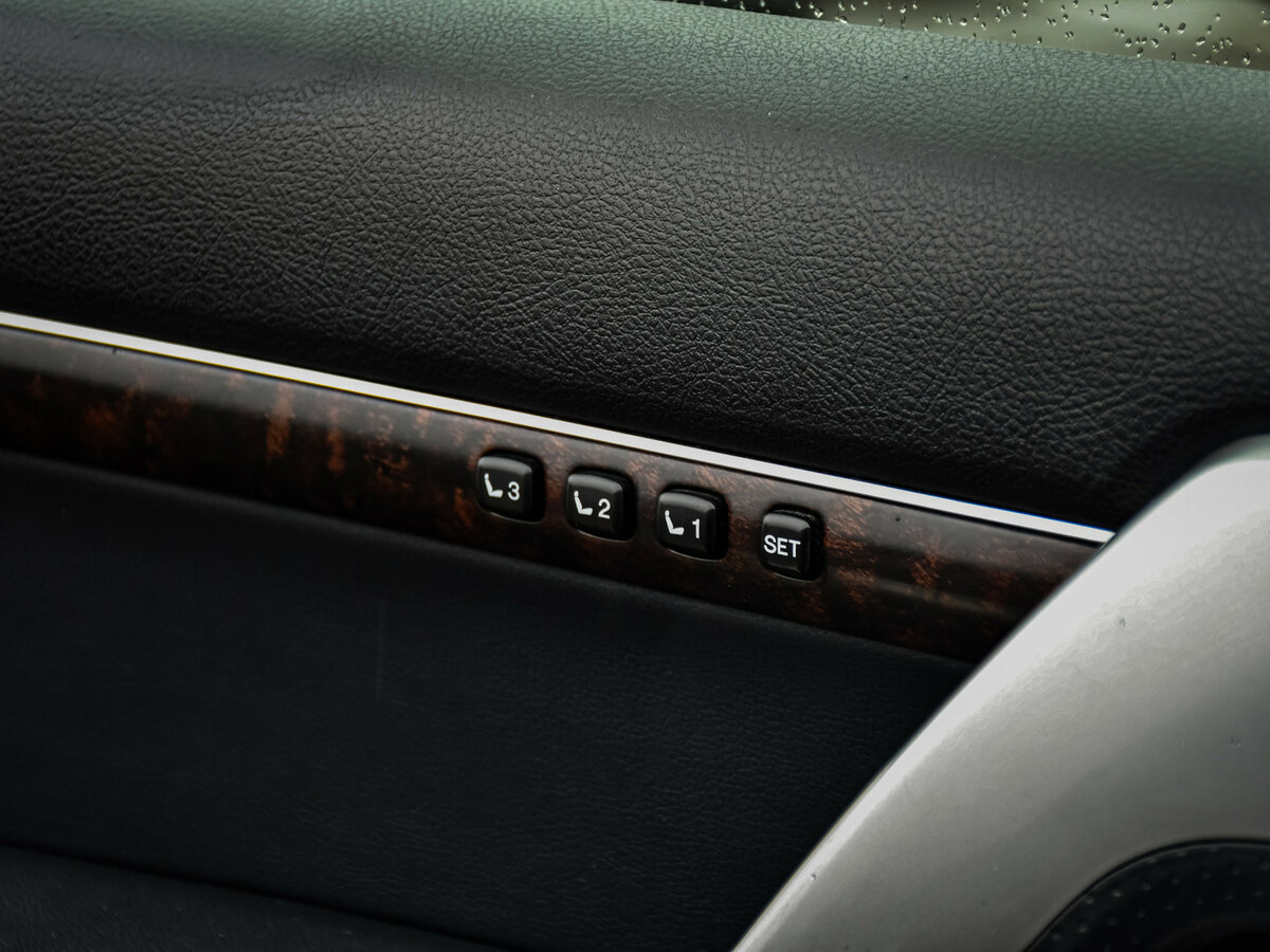 Toyota Land Cruiser 200 Series Рестайлинг 1, 2012 Фото №16