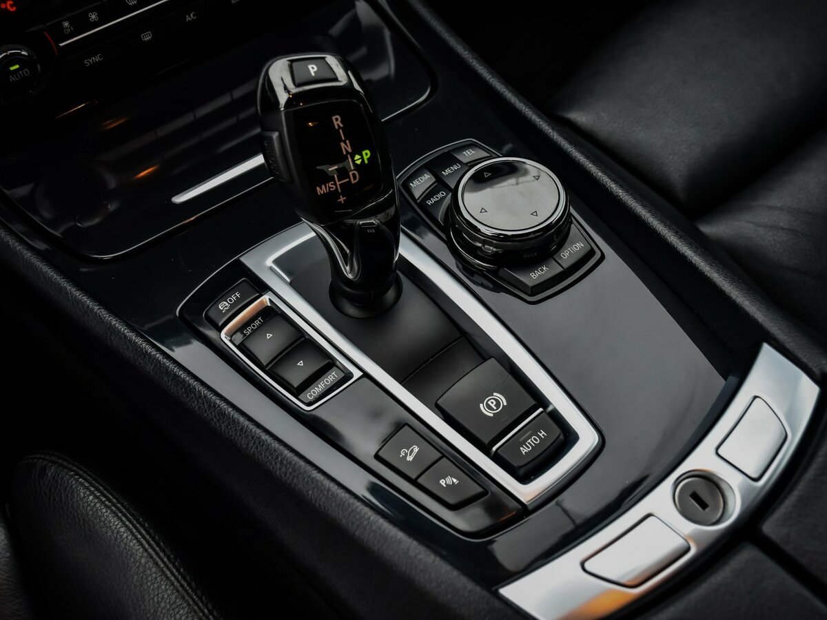 BMW 5 серии Gran Turismo 530d xDrive VI (F10/F11/F07) Рестайлинг, 2014 Фото №17