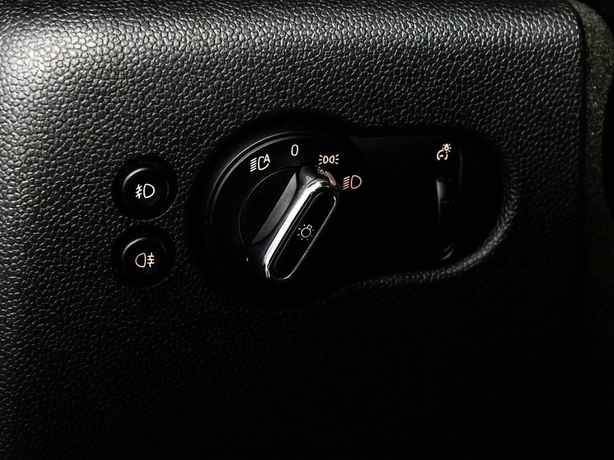 Mini Hatch Cooper S III (F55/F56), 2015 Фото №17