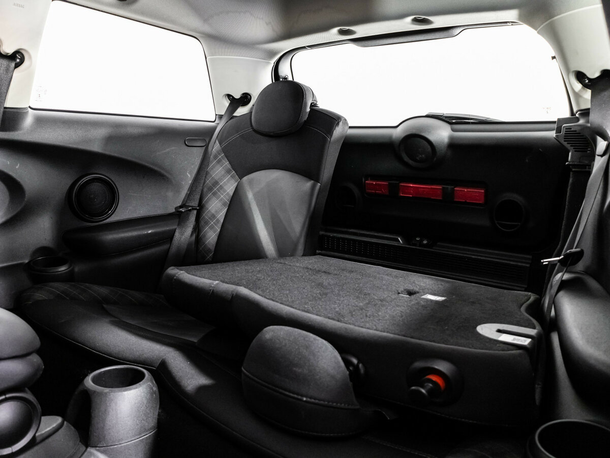 Mini Hatch Cooper S III (F55/F56), 2015 Фото №19