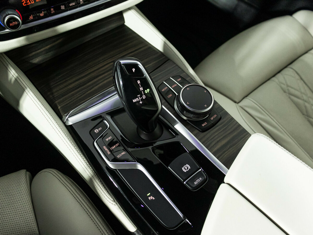 BMW 5 серии 530d xDrive VII (G30/G31), 2019 Фото №16