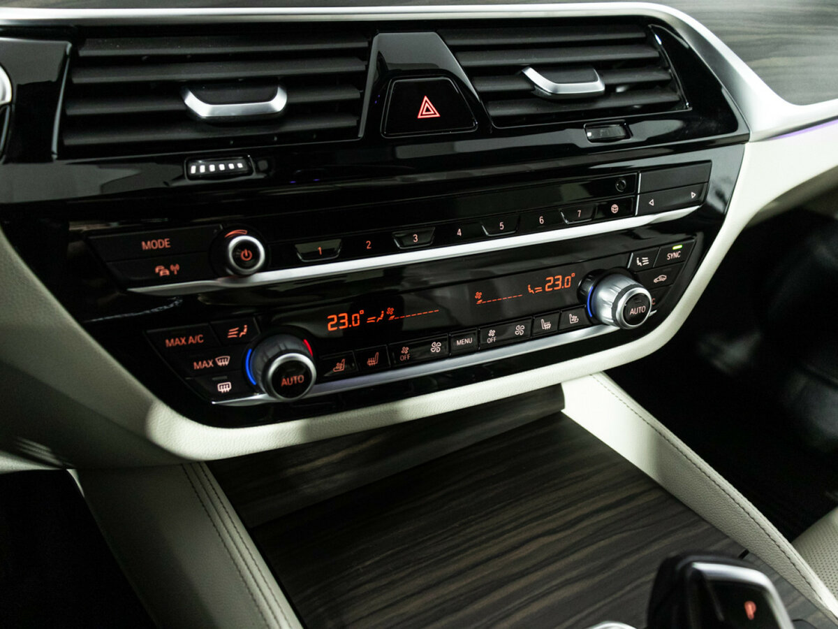 BMW 5 серии 530d xDrive VII (G30/G31), 2019 Фото №18