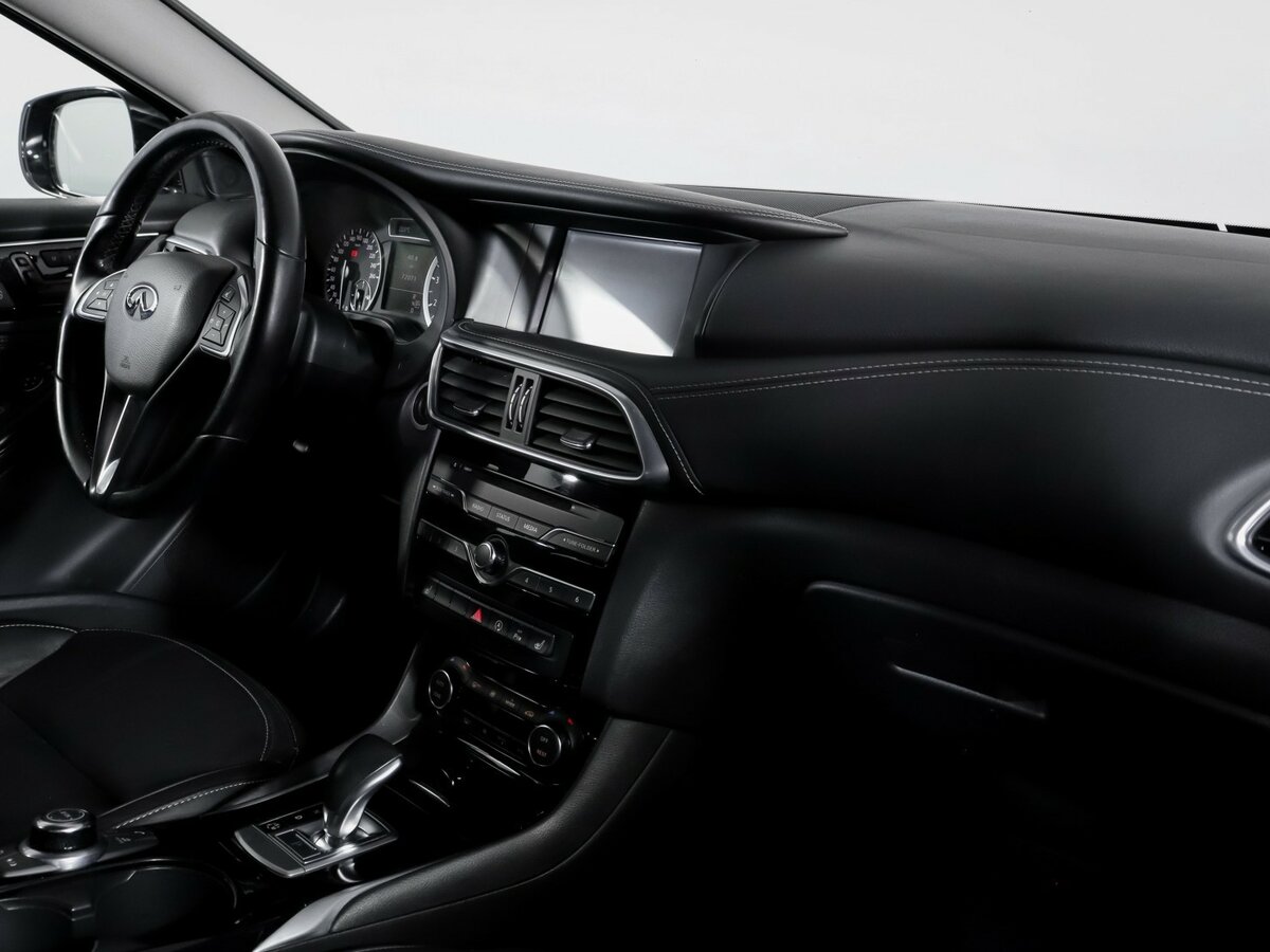 Infiniti Q30, 2017 Фото №7