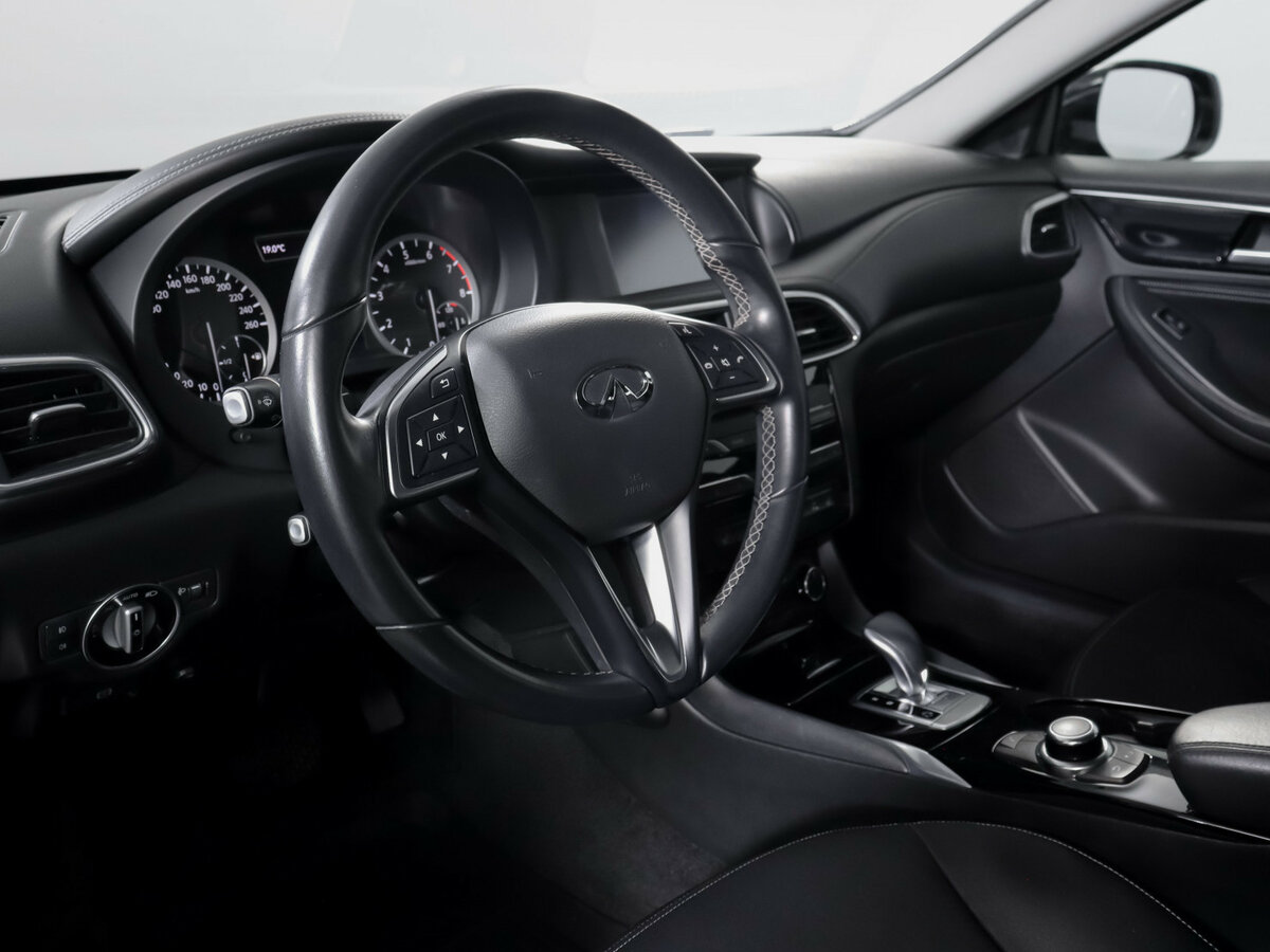 Infiniti QX30, 2017 Фото №12