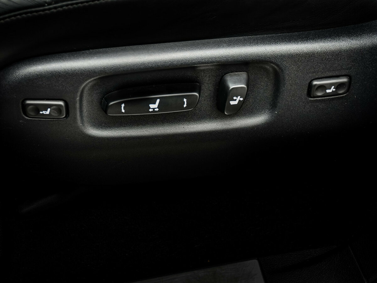 Lexus LX 450d III Рестайлинг 2, 2016 Фото №12