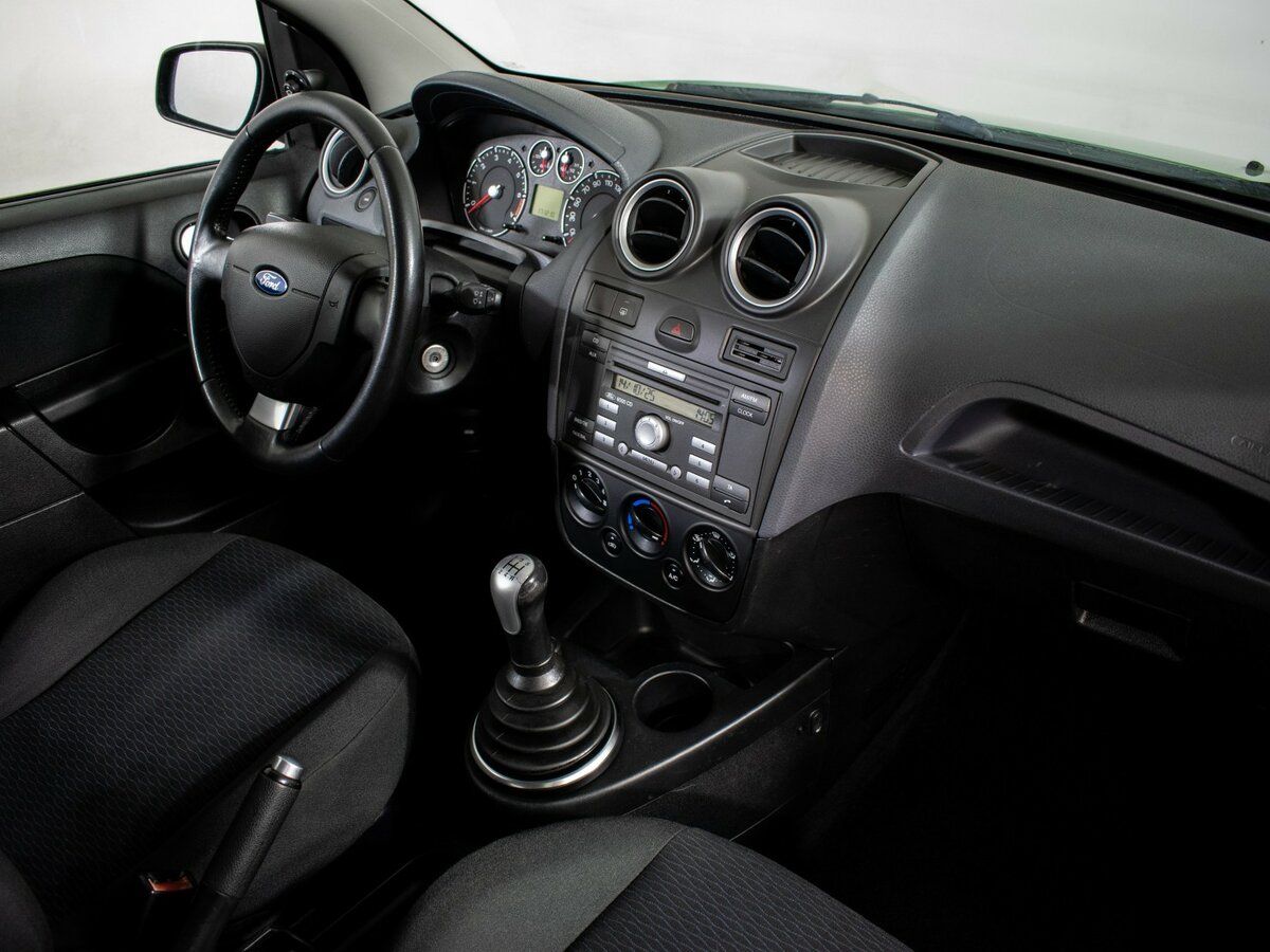 Ford Fiesta Mk5, 2008 Фото №9