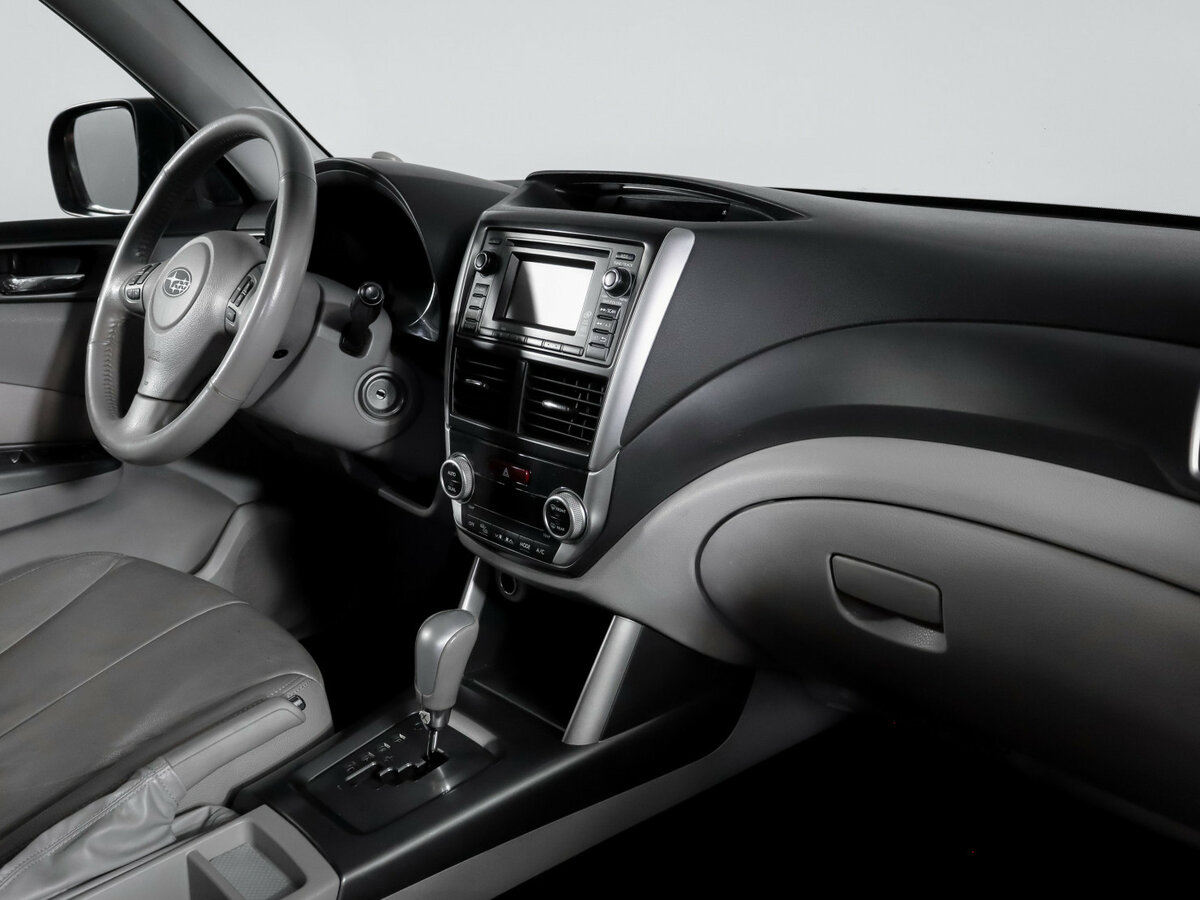 Subaru Forester III Рестайлинг, 2011 Фото №7
