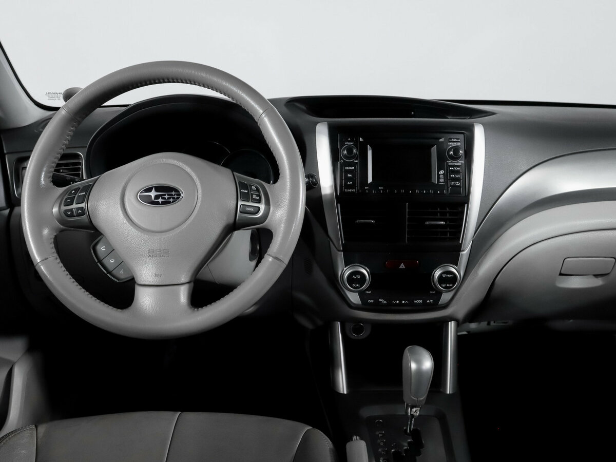 Subaru Forester III Рестайлинг, 2011 Фото №10