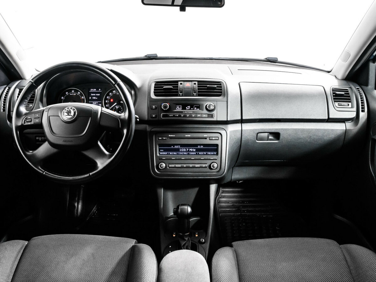 Skoda Fabia II Рестайлинг, 2011 Фото №10