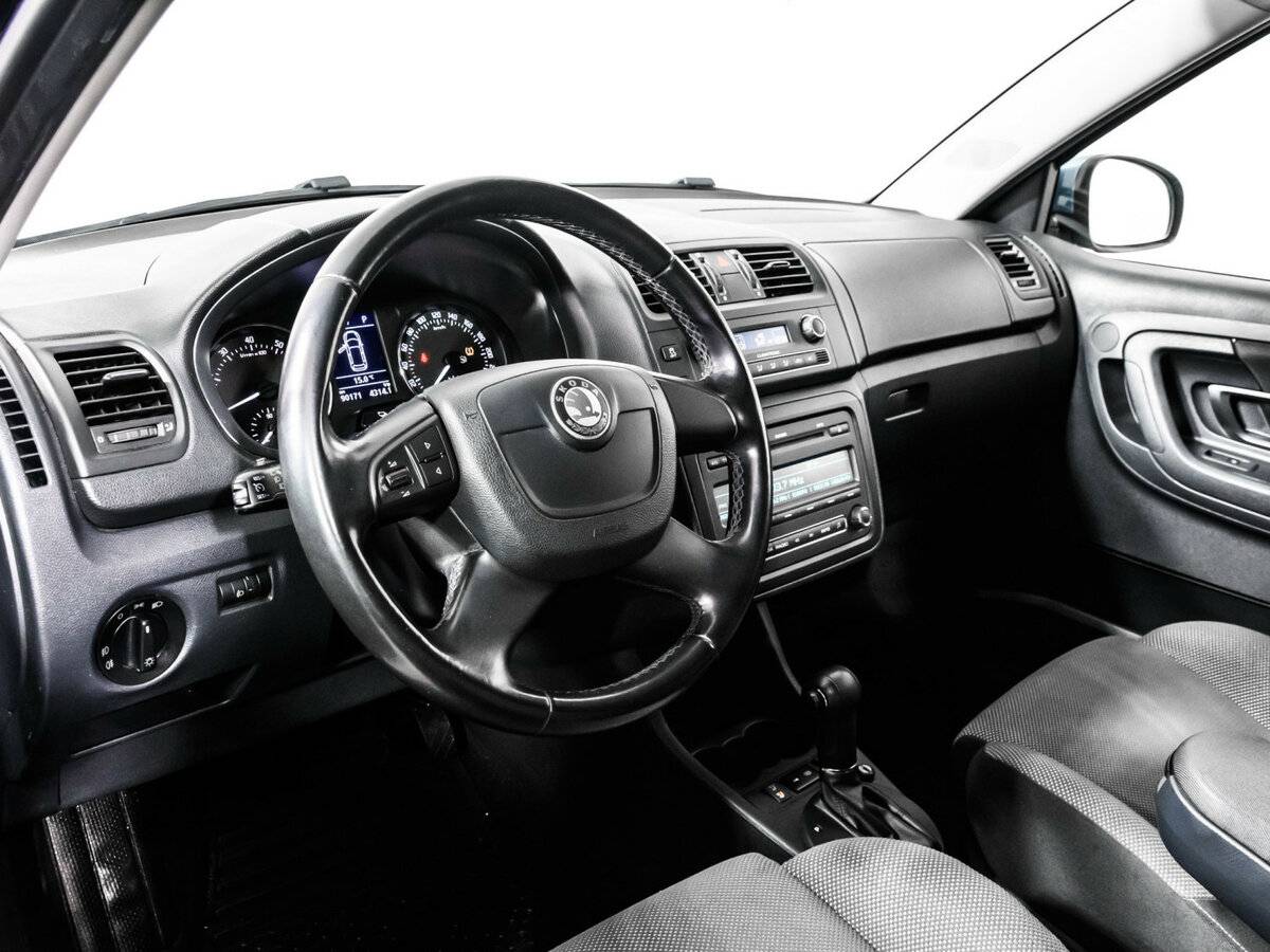 Skoda Fabia II Рестайлинг, 2011 Фото №12