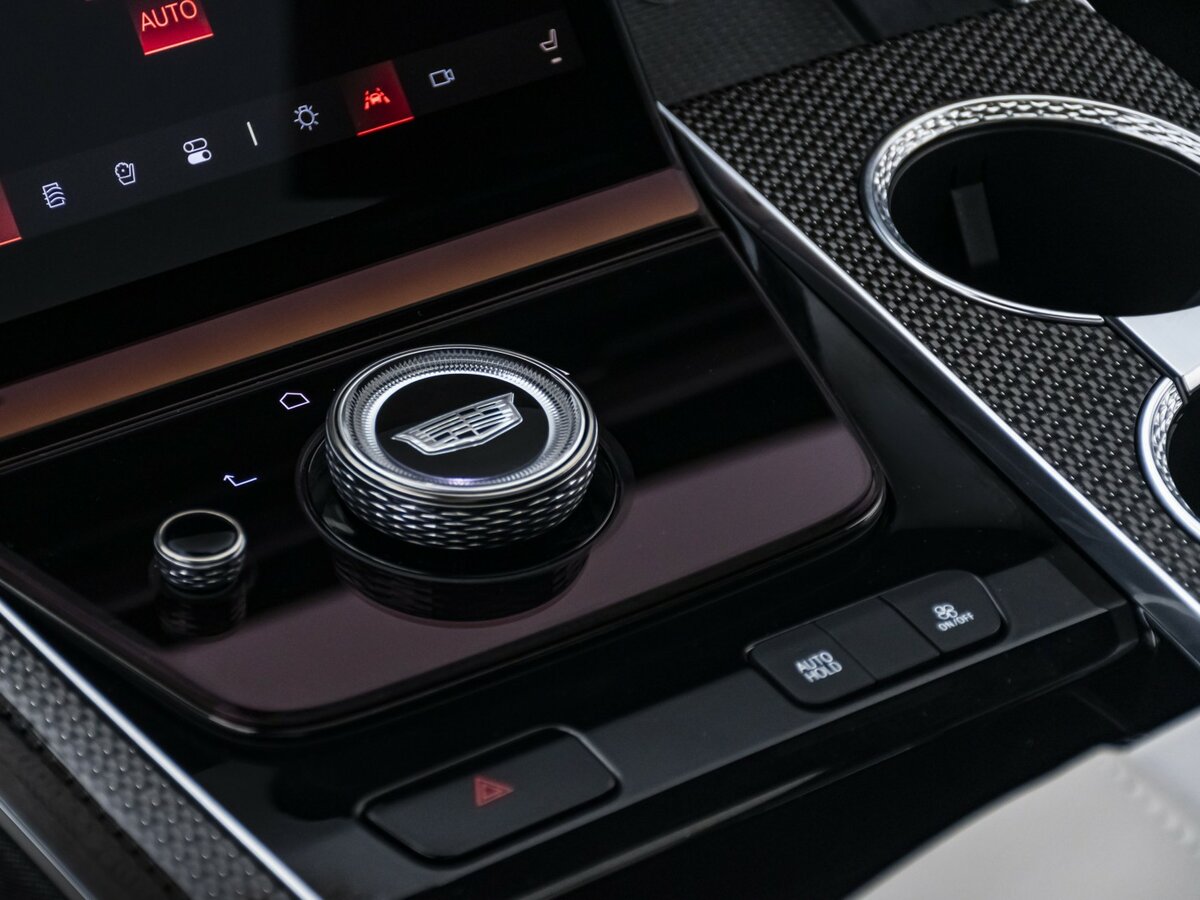 Cadillac Escalade-V I Рестайлинг, 2025 Фото №29