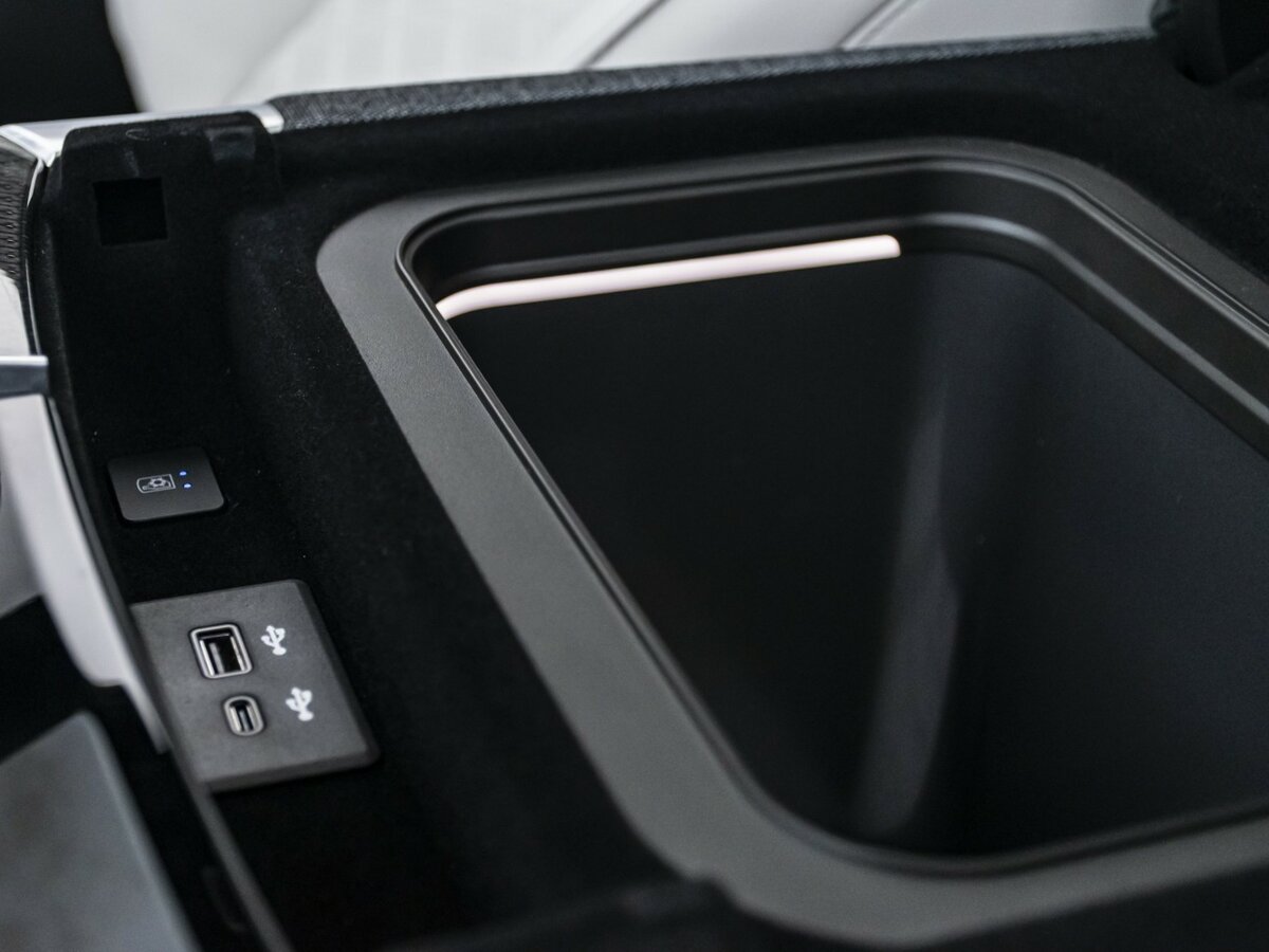 Cadillac Escalade-V I Рестайлинг, 2025 Фото №30