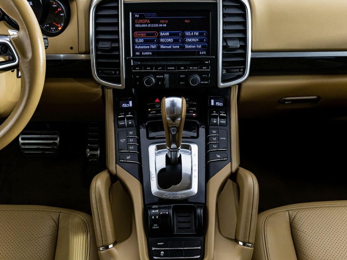 Porsche Cayenne Diesel II Рестайлинг (958), 2014 Фото №11