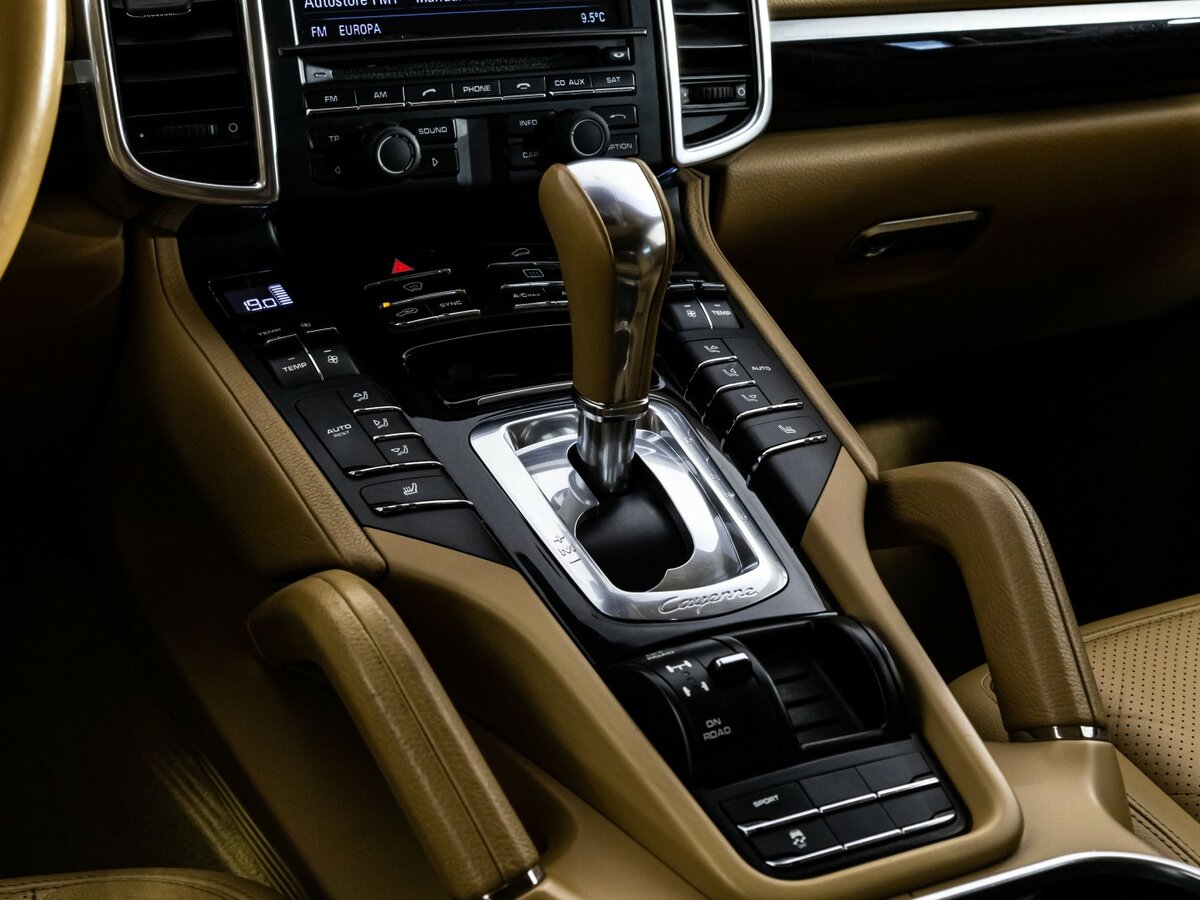 Porsche Cayenne Diesel II Рестайлинг (958), 2014 Фото №12