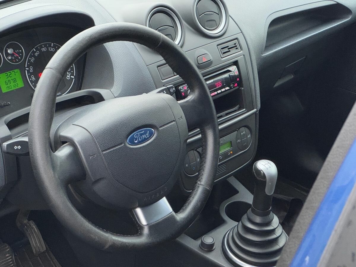 Ford Fiesta Mk5, 2007 Фото №11