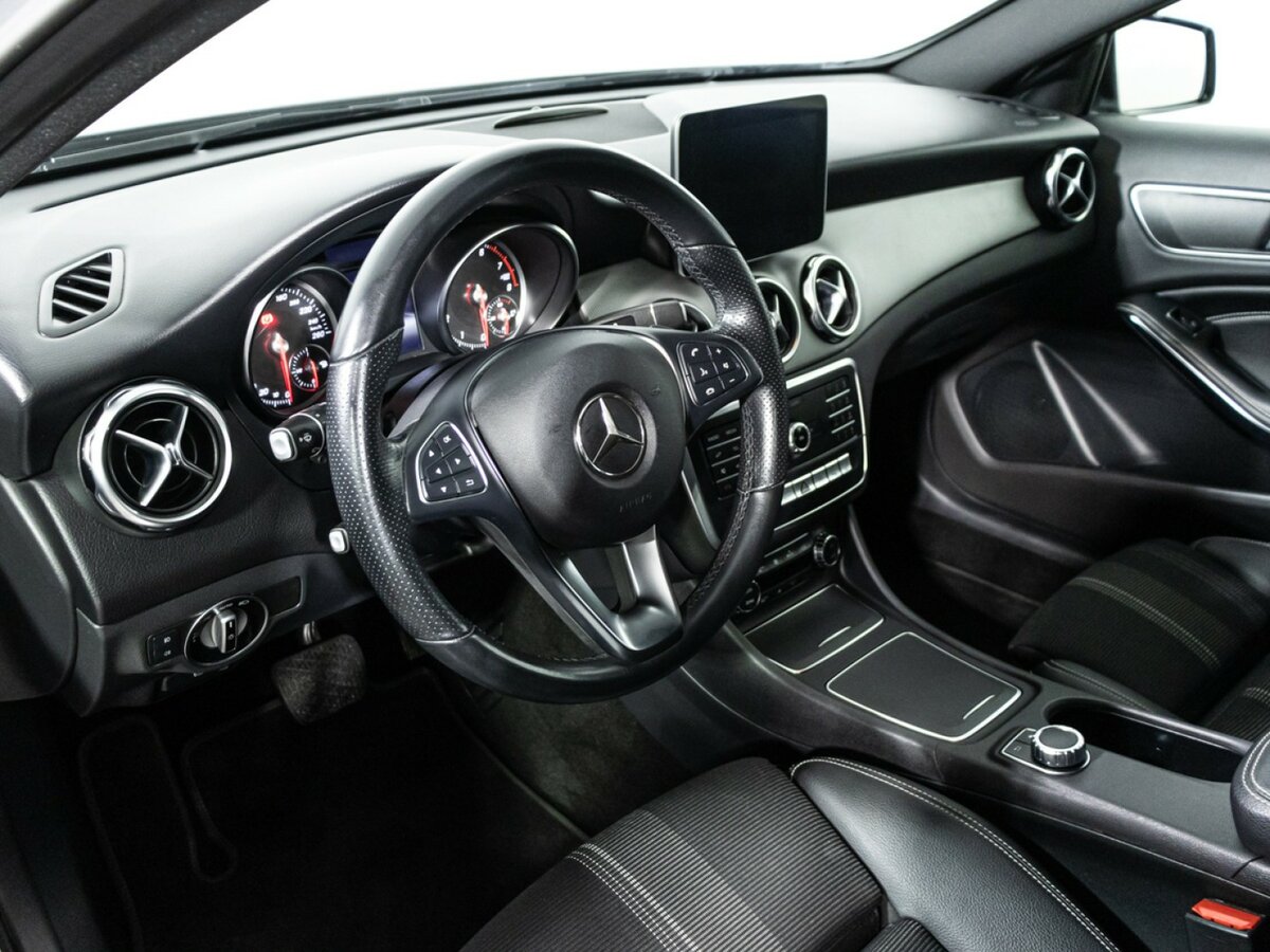 Mercedes-Benz GLA 200 I (X156) Рестайлинг, 2019 Фото №10