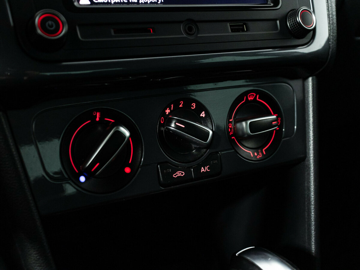 Volkswagen Polo V Рестайлинг, 2020 Фото №16