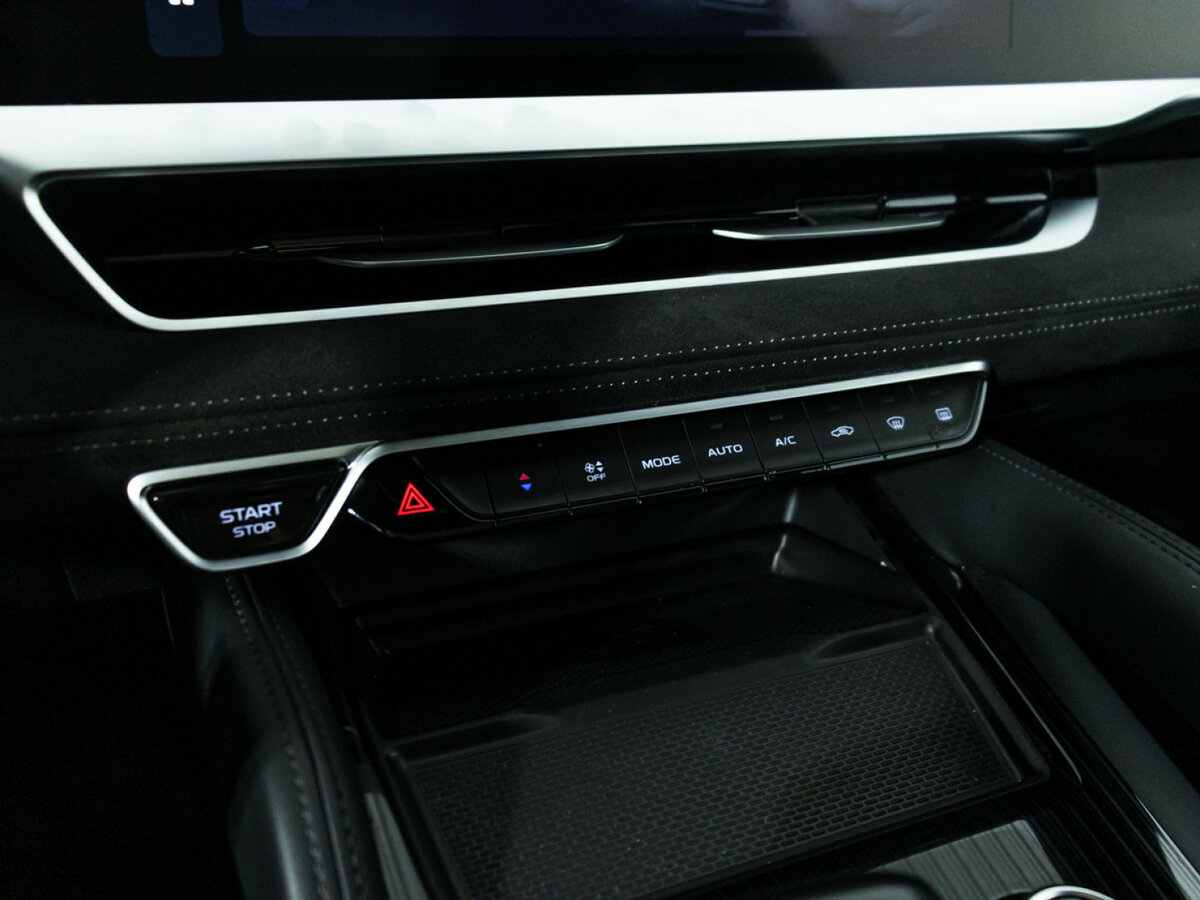 Geely Monjaro I, 2024 Фото №17