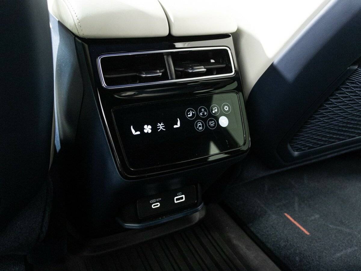 Zeekr 001 100 kWh I, 2023 Фото №23