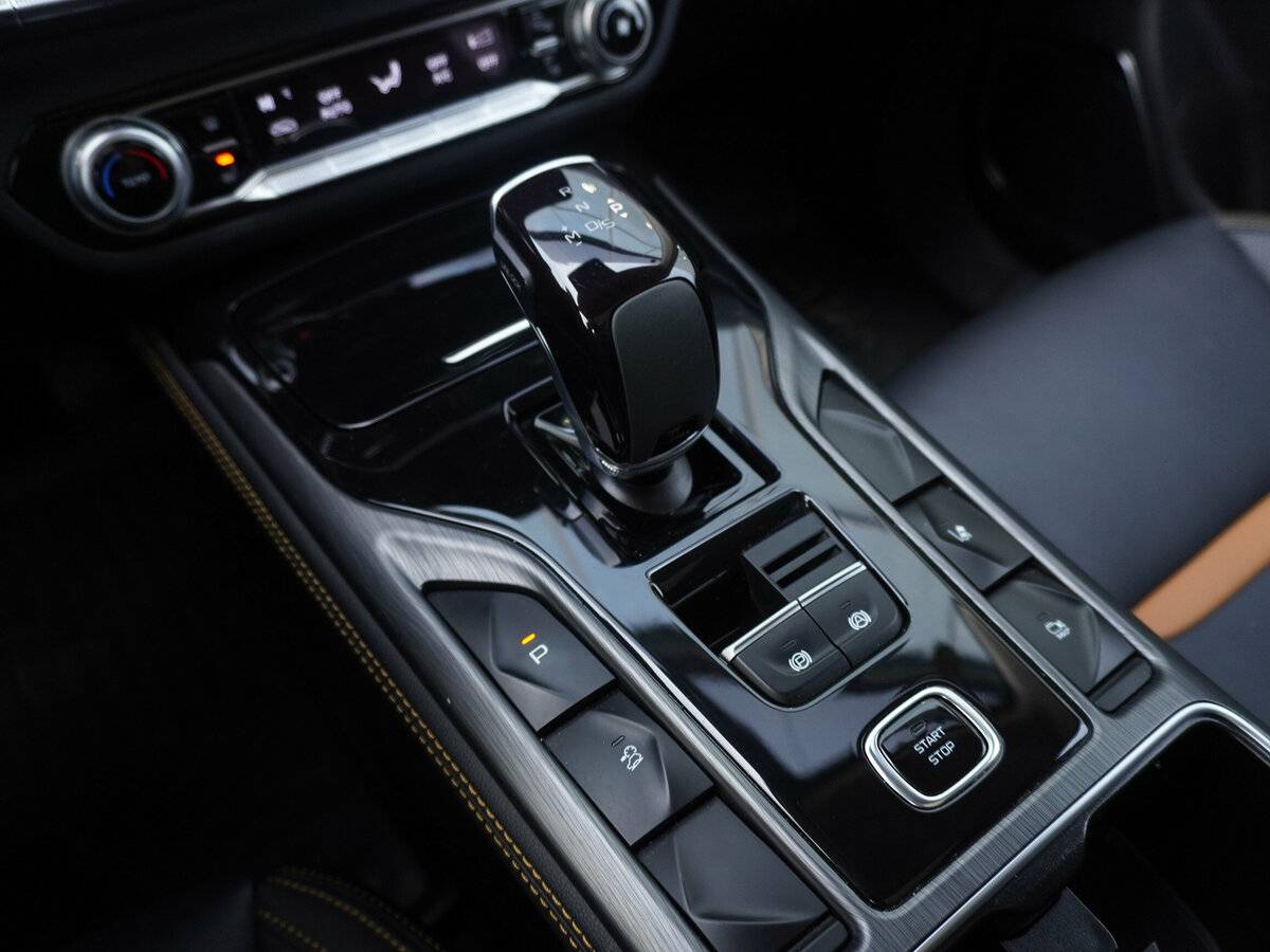 FAW Bestune T77 I, 2023 Фото №16