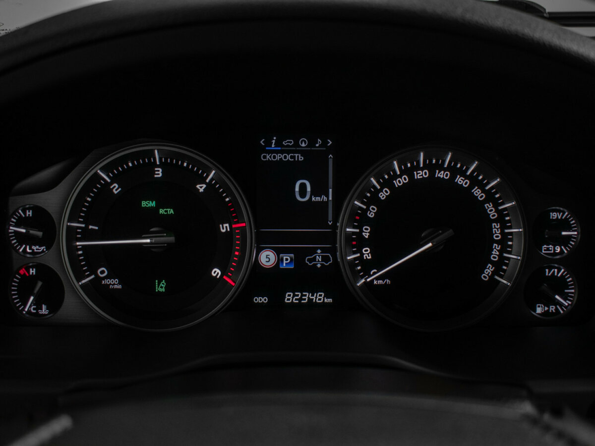 Toyota Land Cruiser 200 Series Рестайлинг 2, 2017 Фото №12