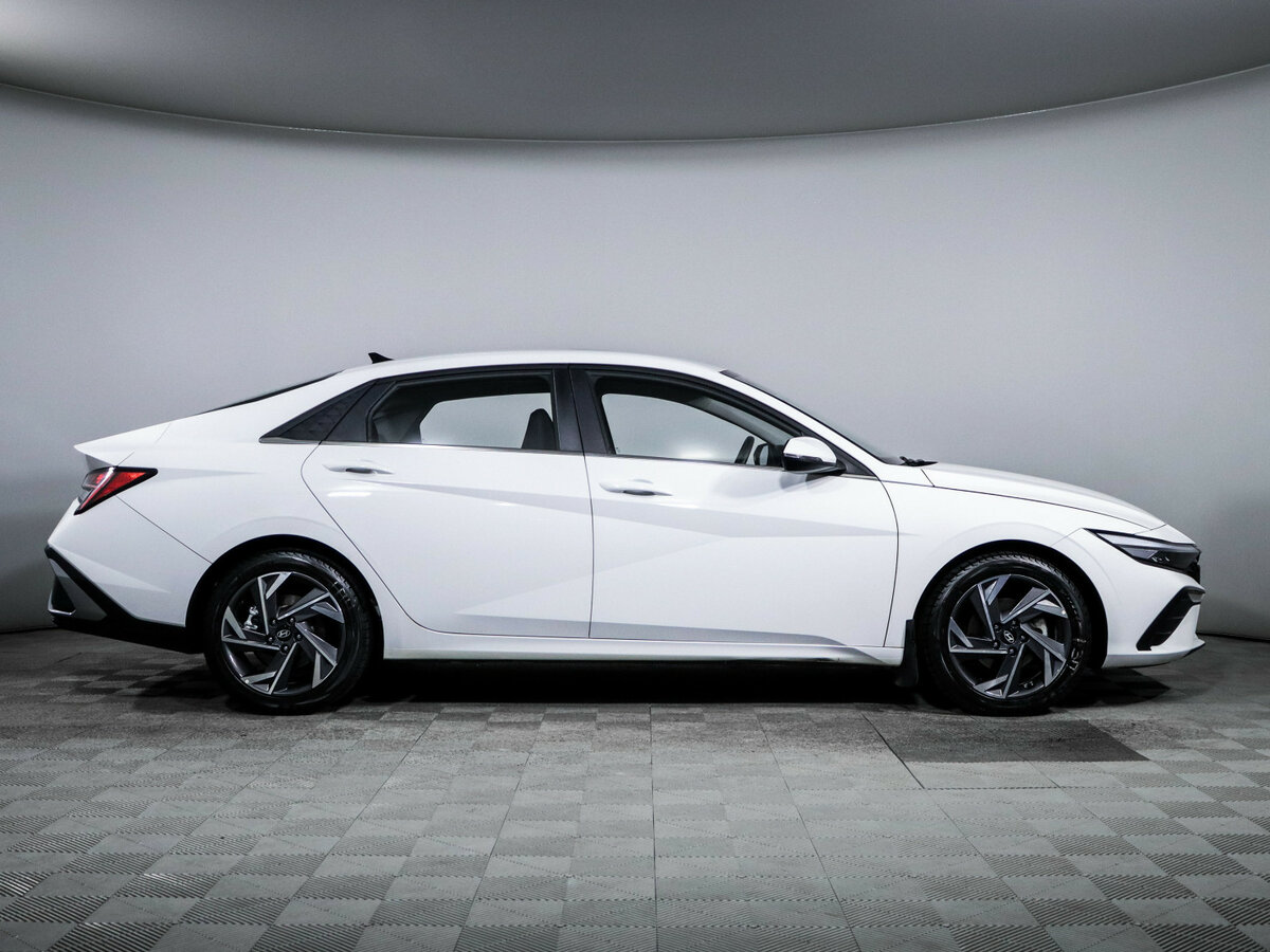 Hyundai Elantra VII (CN7) Рестайлинг, 2023 - 7 800 км. | Фото №4