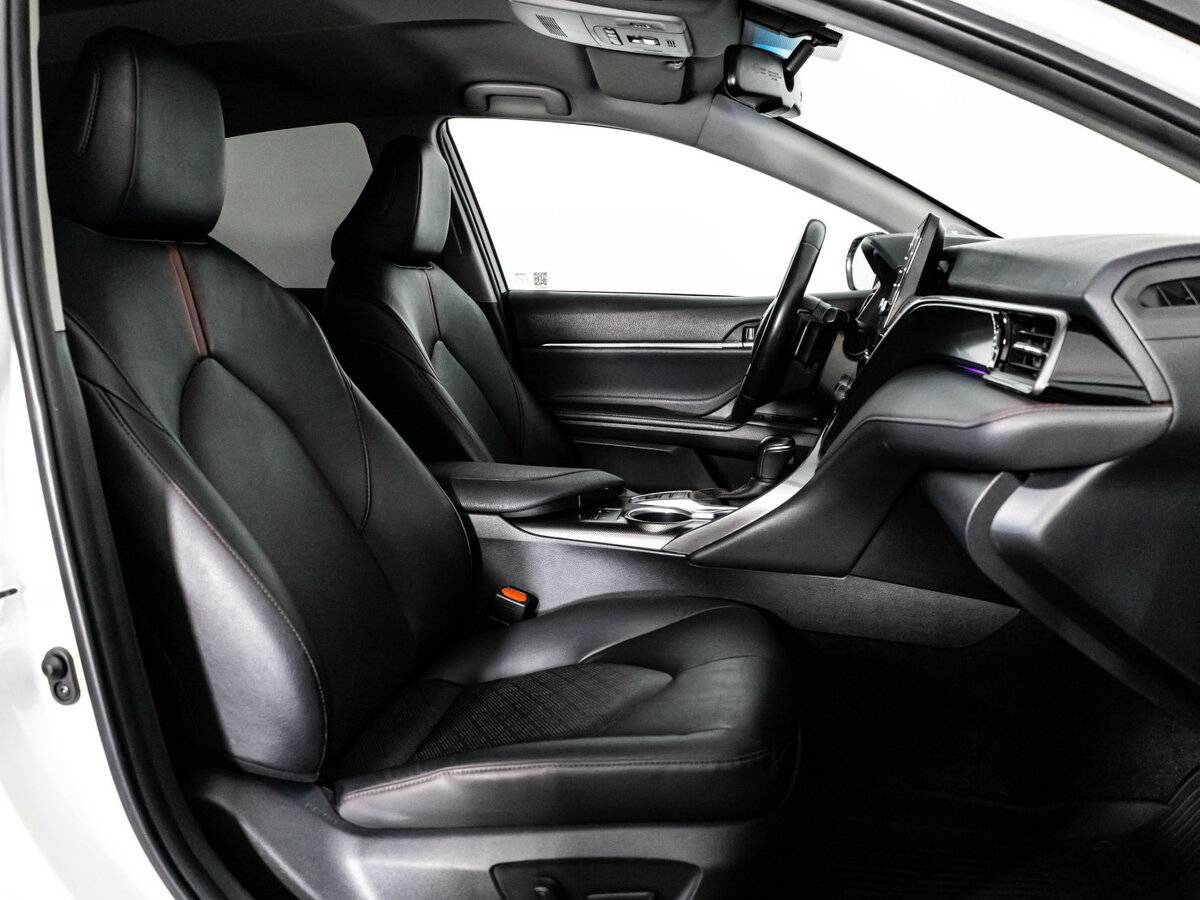 Toyota Camry VIII (XV70) Рестайлинг, 2021 Фото №22